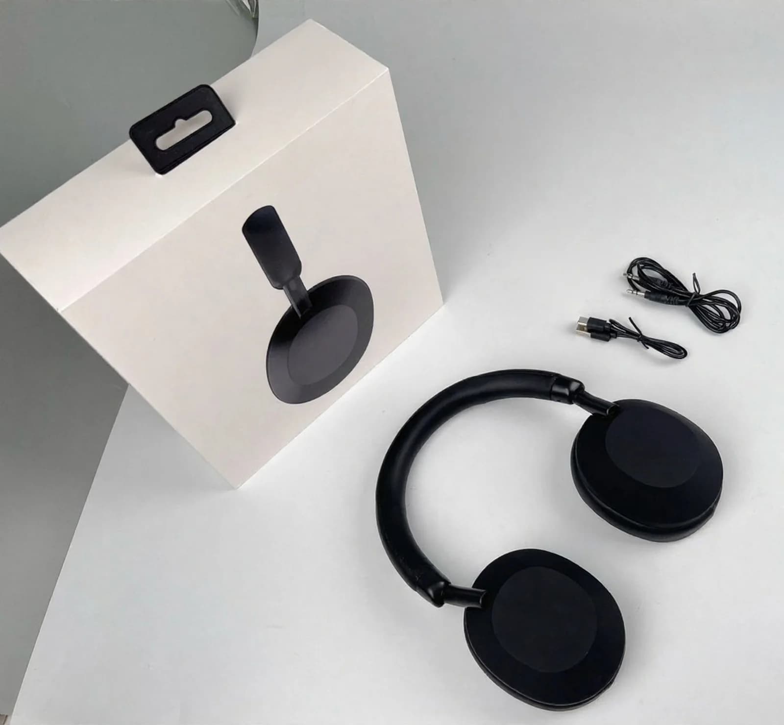 Bezdrôtové Bluetooth slúchadlá cez uši s aktívnym potlačením hluku a stereo zvukom