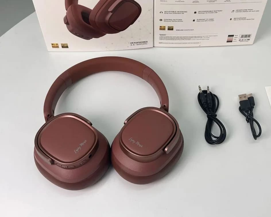 Retro bezdrôtové slúchadlá cez uši s aktívnym potlačením hluku