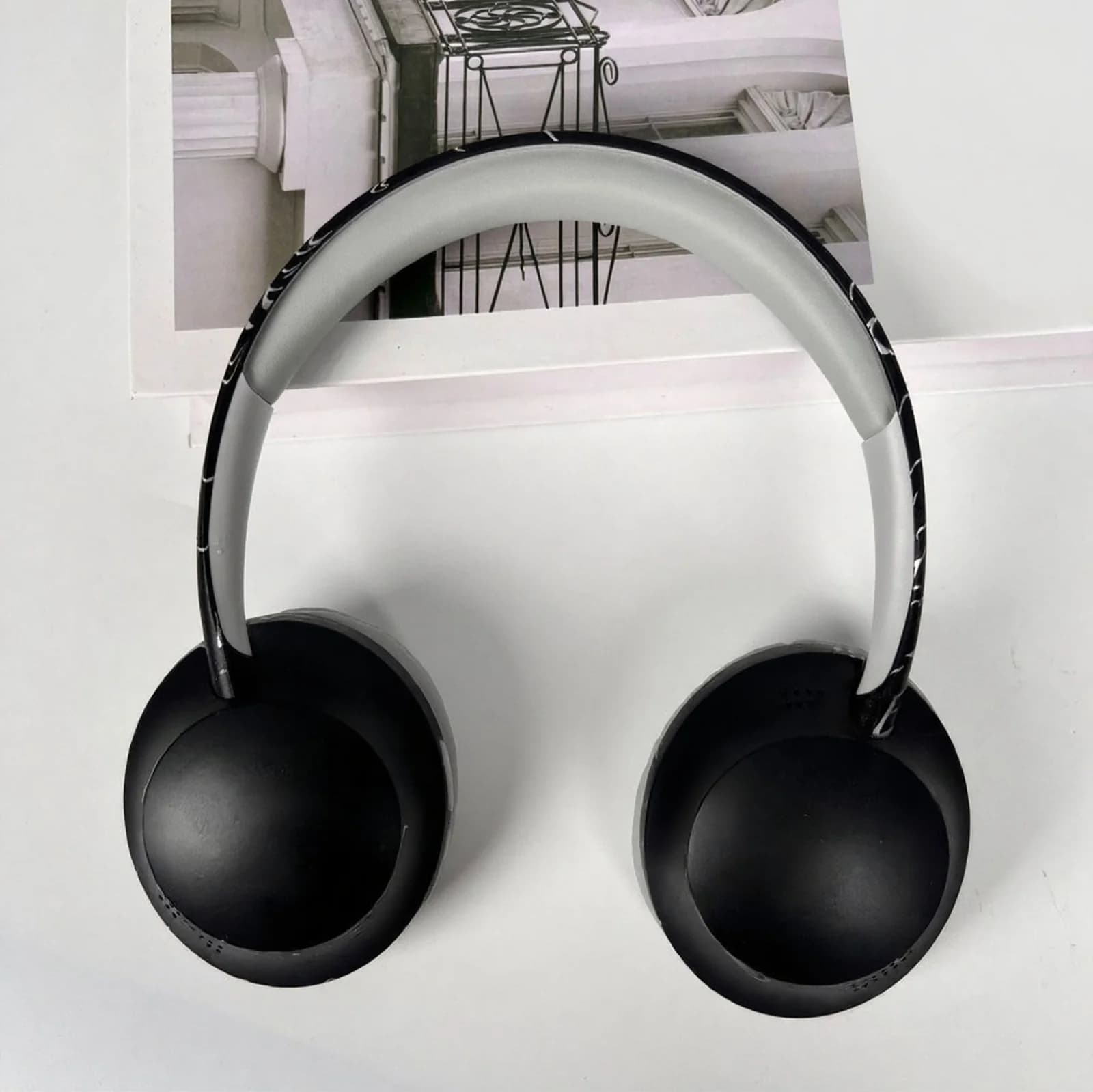 Bezdrôtové slúchadlá cez uši s Bluetooth 5.4 a slotom na TF kartu